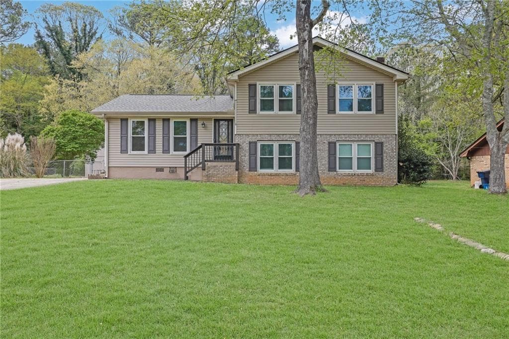 4 bedroom, 2 bathroom single family residence sold at 2531 Falcon Ridge Drive, Grayson, GA 30017