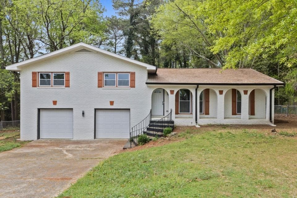 3 bedroom, 2 bathroom single family residence sold at 2617 Peggy Sue Lane, Morrow, GA 30260