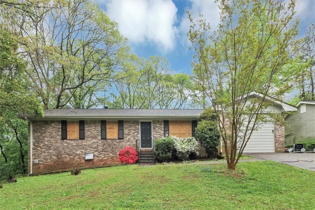 3 bedroom, 3 bathroom single family residence sold at 6884 STEPHENS Drive, Rex, GA 30273