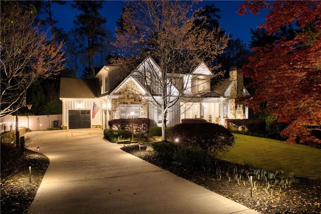 6 bedroom, 6 bathroom single family residence sold at 1226 Goodwin Road, Atlanta, GA 30324
