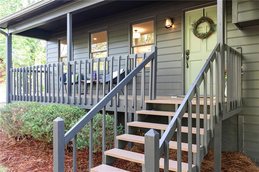 3 bedroom, 2 bathroom single family residence sold at 5788 Stonehaven Drive, Kennesaw, GA 30152