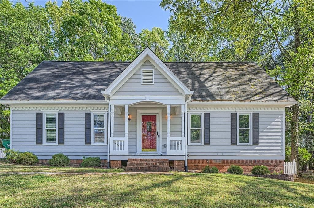 3 bedroom, 3 bathroom single family residence sold at 3664 Bonnie Glenn Lane, Tucker, GA 30084