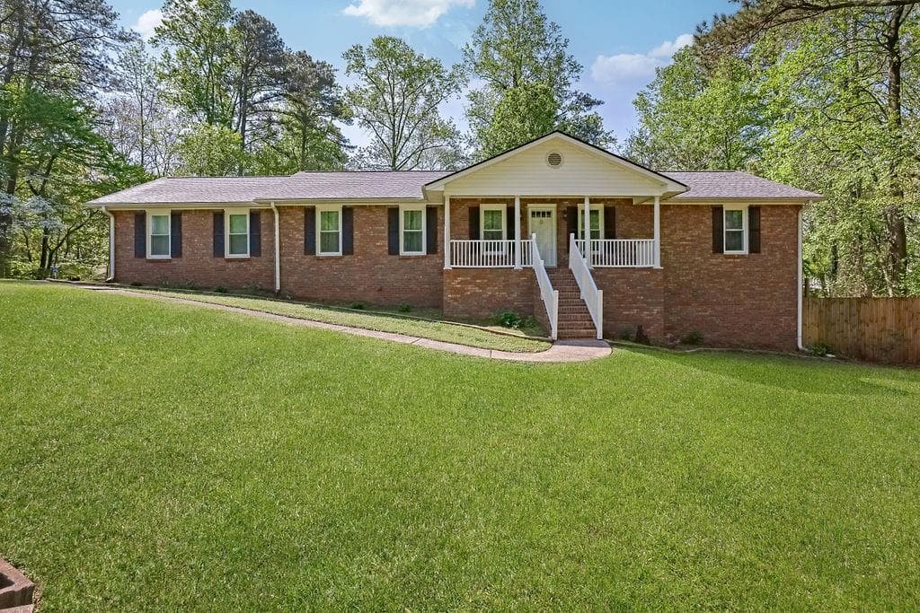 3 bedroom, 2 bathroom single family residence sold at 567 Shiloh Road, Kennesaw, GA 30144