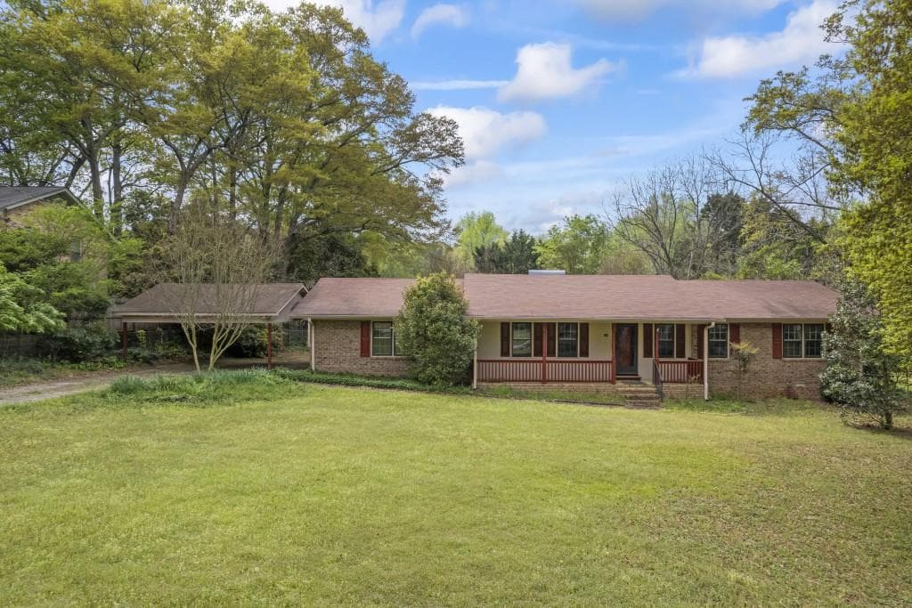 5 bedroom, 4 bathroom single family residence sold at 160 Landor Drive, Athens, GA 30606