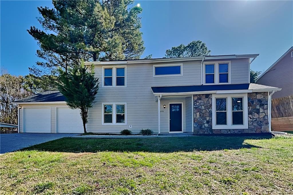 3 bedroom, 3 bathroom single family residence sold at 955 Laurel Mill Drive, Roswell, GA 30076