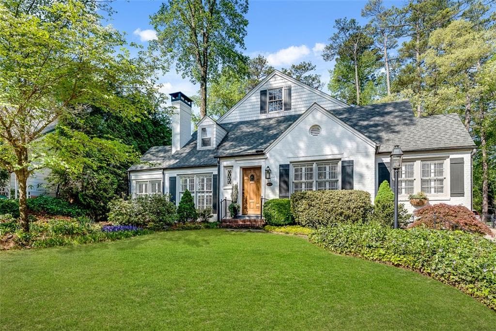 4 bedroom, 3 bathroom single family residence sold at 4000 N STRATFORD Road, Atlanta, GA 30342