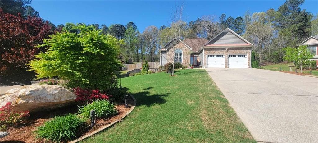 3 bedroom, 3 bathroom single family residence sold at 608 Muskogee Crossing, Dallas, GA 30132