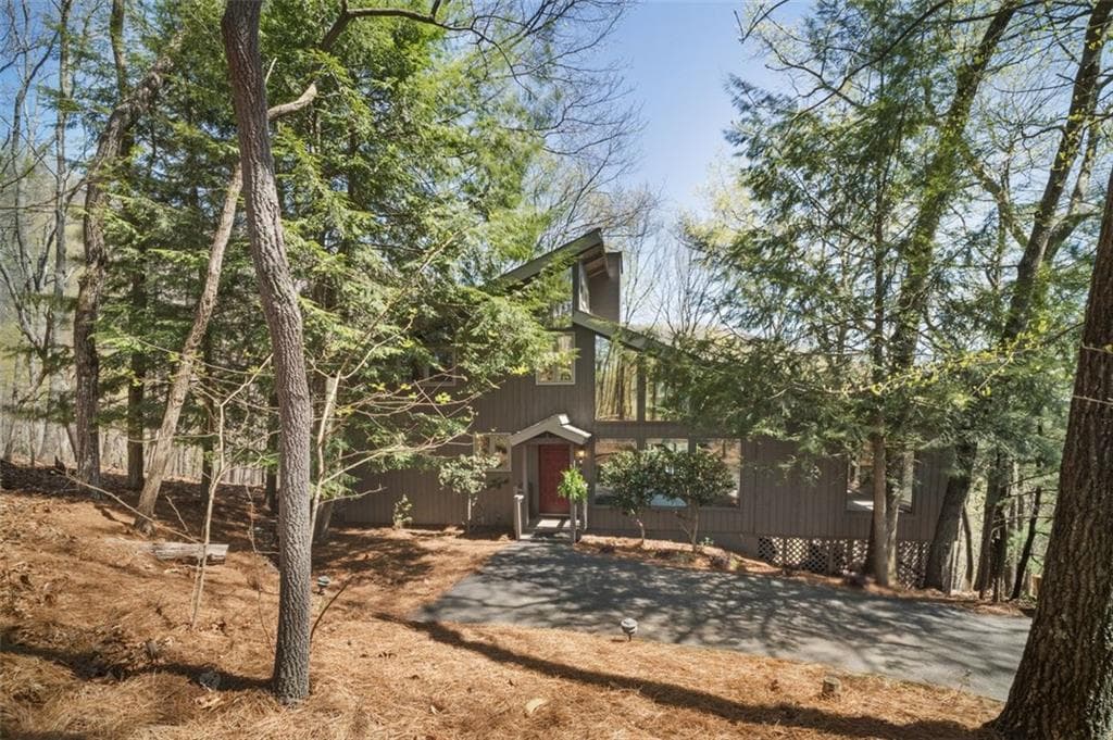 3 bedroom, 2 bathroom single family residence sold at 494 Columbine Drive, Big Canoe, GA 30143