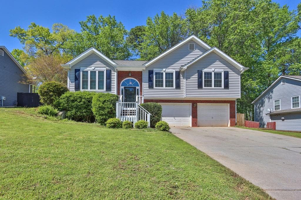 4 bedroom, 3 bathroom single family residence sold at 2865 Maple Vista Lane, Lawrenceville, GA 30044
