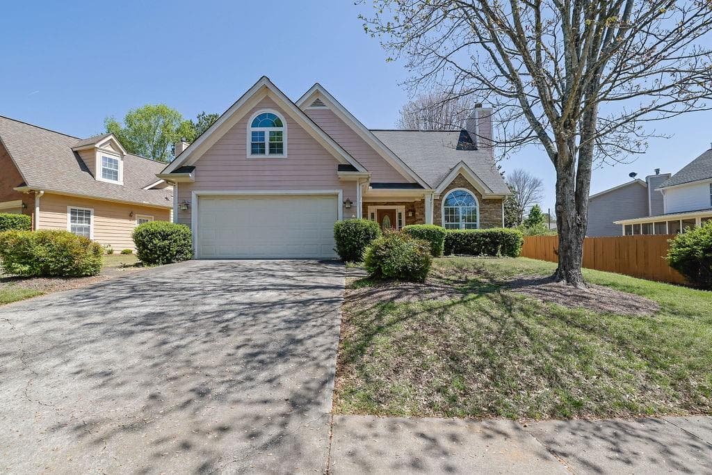 3 bedroom, 3 bathroom single family residence sold at 2500 Waterstone Way, Marietta, GA 30062
