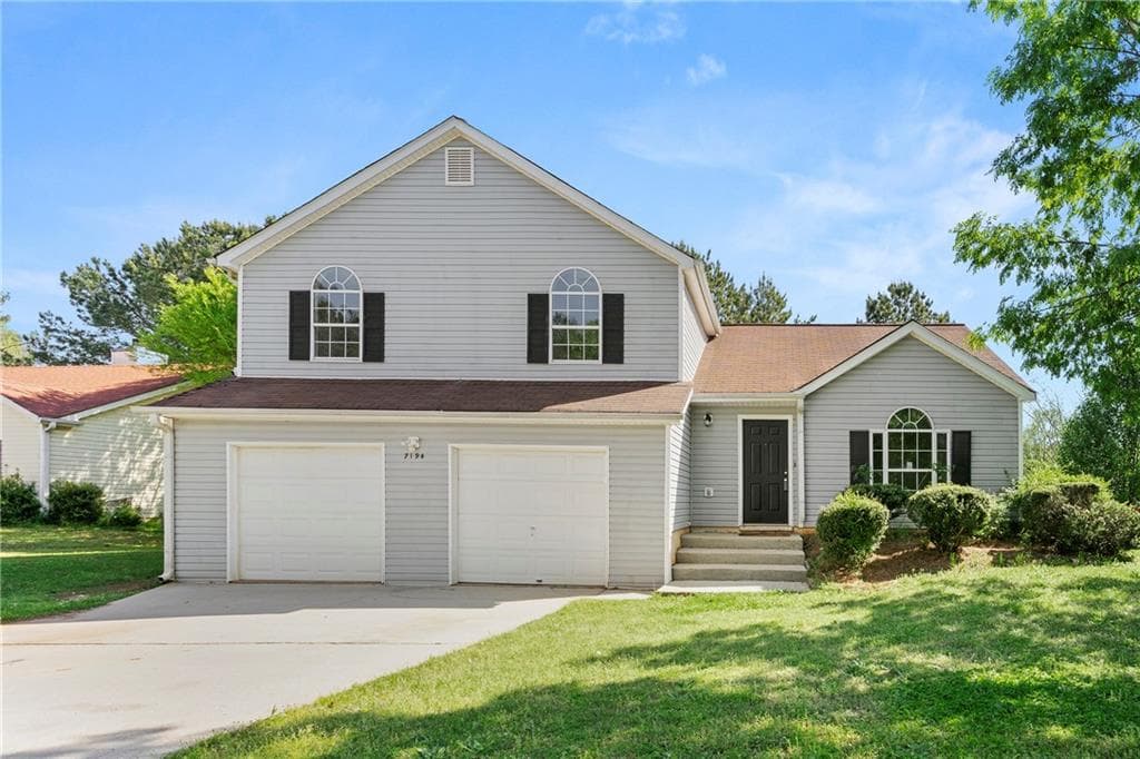 3 bedroom, 3 bathroom single family residence sold at 7194 Oakwood Circle, Rex, GA 30273