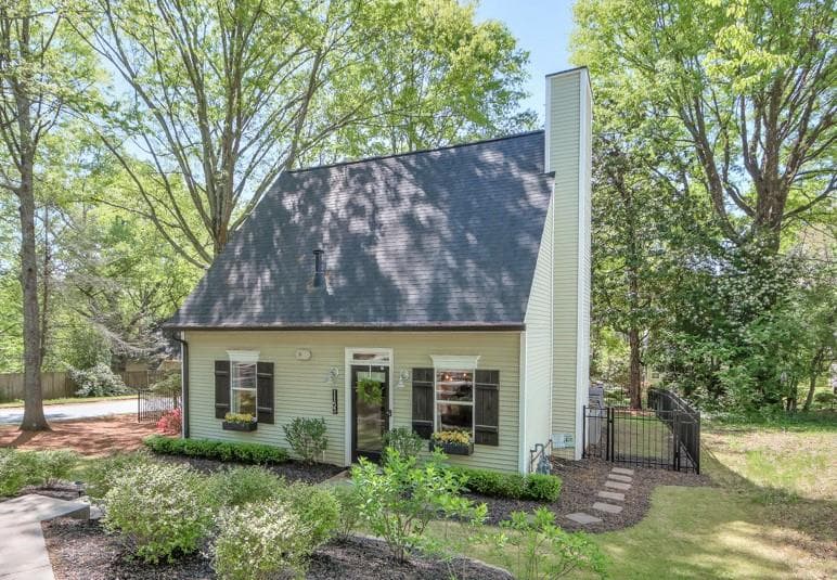 2 bedroom, 3 bathroom single family residence sold at 1153 Haven Brook Lane, Brookhaven, GA 30319