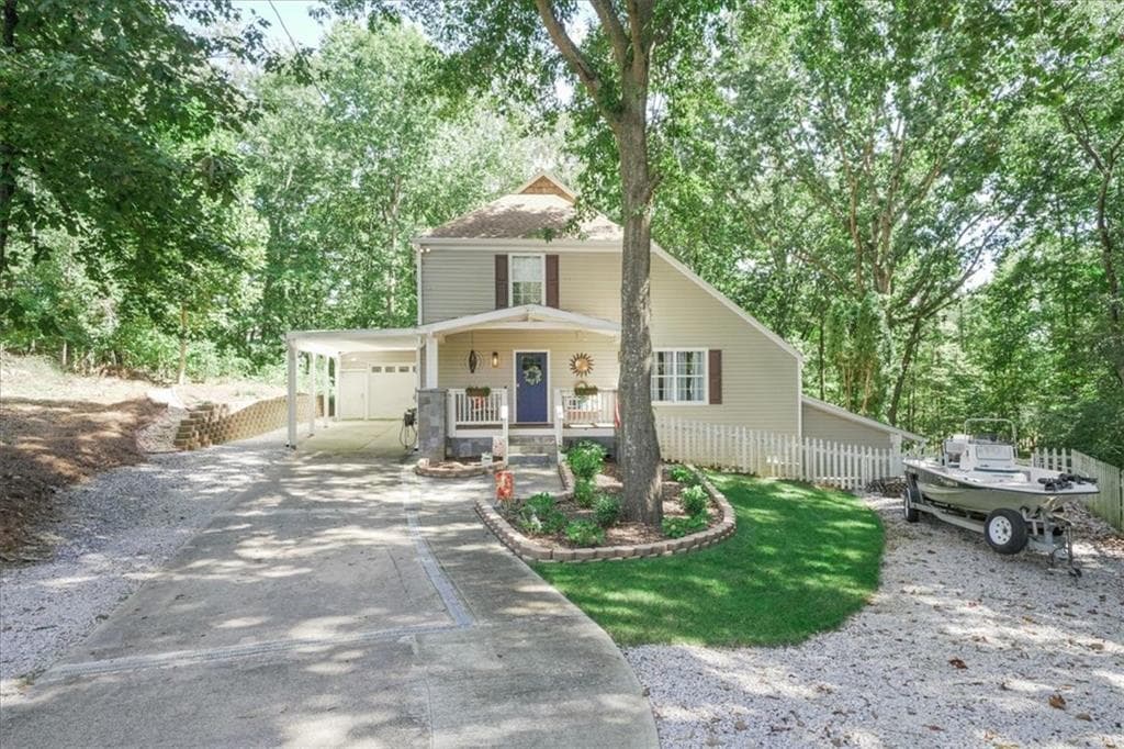 3 bedroom, 3 bathroom, 1,891 sq ft single family residence sold at 9050 Pine Tree Circle, Gainesville, GA 30506