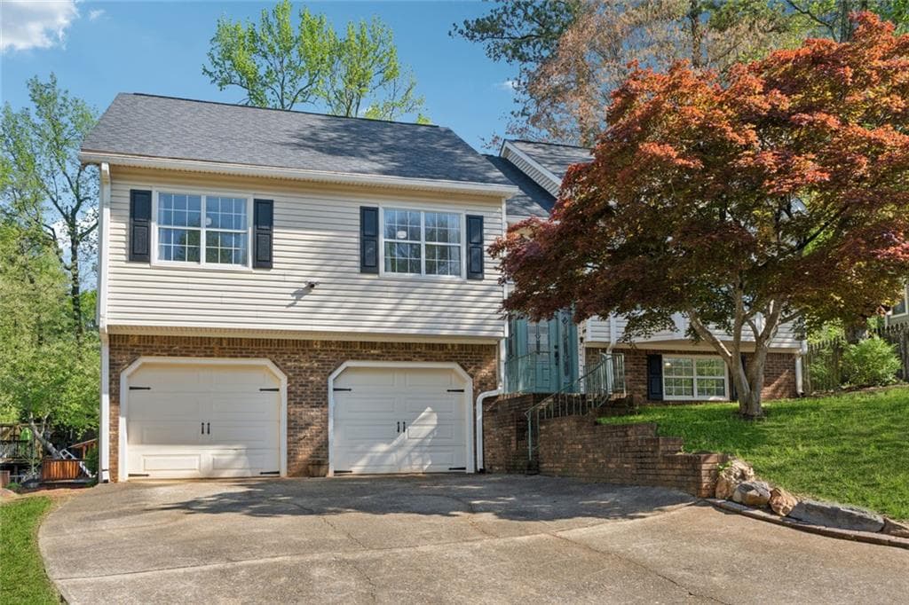 3 bedroom, 2 bathroom single family residence sold at 2099 Winsburg Way, Kennesaw, GA 30144