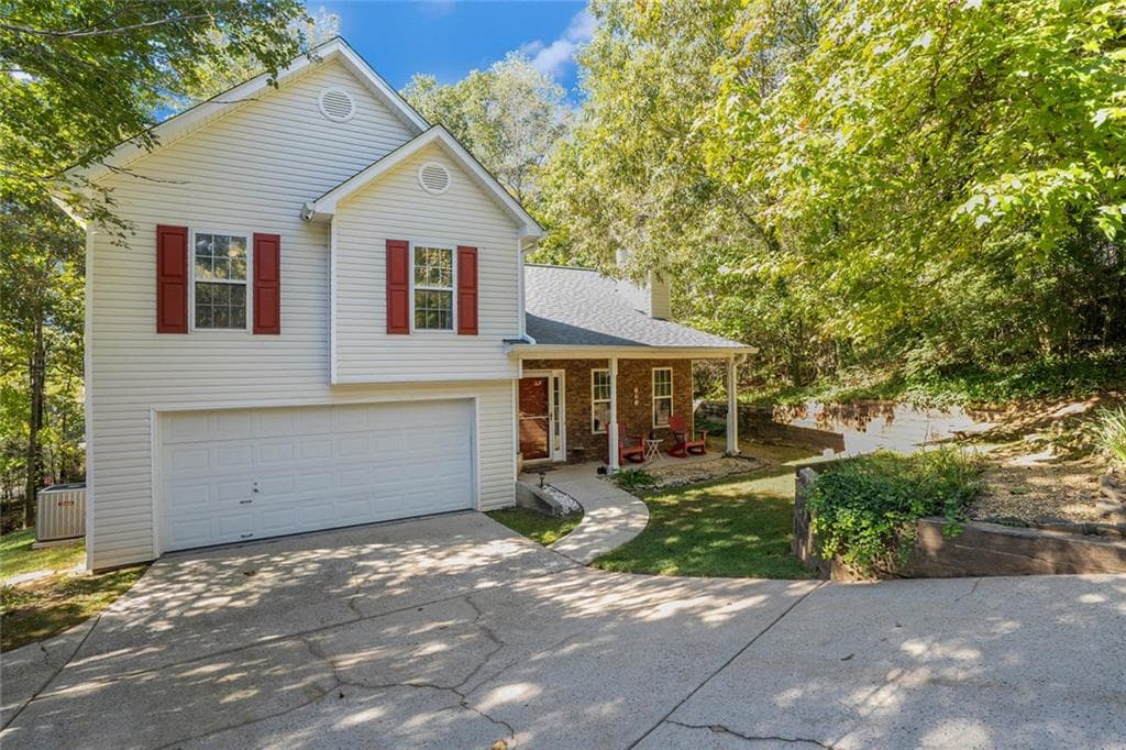 4 bedroom, 3 bathroom single family residence sold at 110 Old Hickory Way, Dawsonville, GA 30534