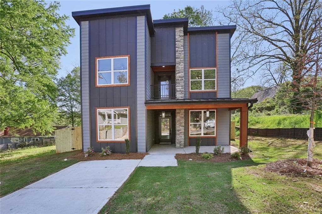 4 bedroom, 3 bathroom, 2,264 sq ft single family residence sold at 1002 Coleman Street, Atlanta, GA 30310
