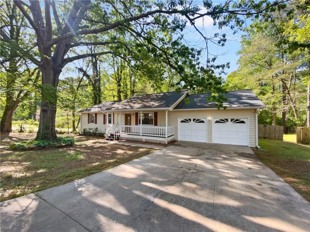 3 bedroom, 2 bathroom single family residence sold at 325 Summertown Drive, Stockbridge, GA 30281