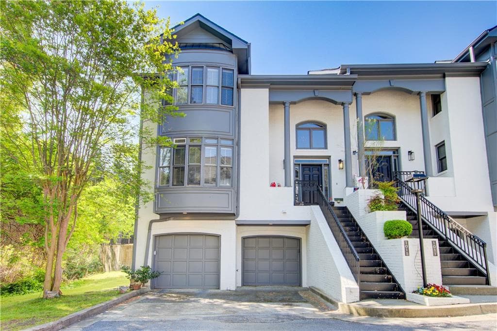 4 bedroom, 4 bathroom, 2,056 sq ft townhouse sold at 1015 Heatherbrooke Lane, Atlanta, GA 30324