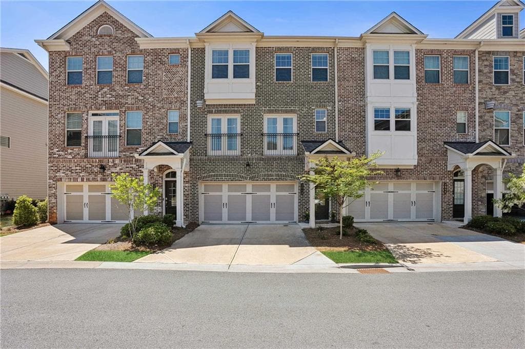 4 bedroom, 4 bathroom townhouse sold at 2048 Violet Lane, Brookhaven, GA 30319