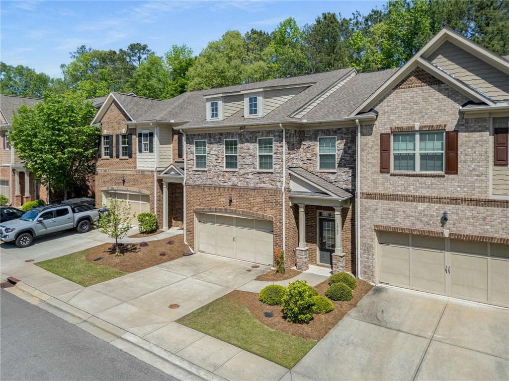 4 bedroom, 3 bathroom townhouse sold at 1983 Silver Birch Drive, Smyrna, GA 30080