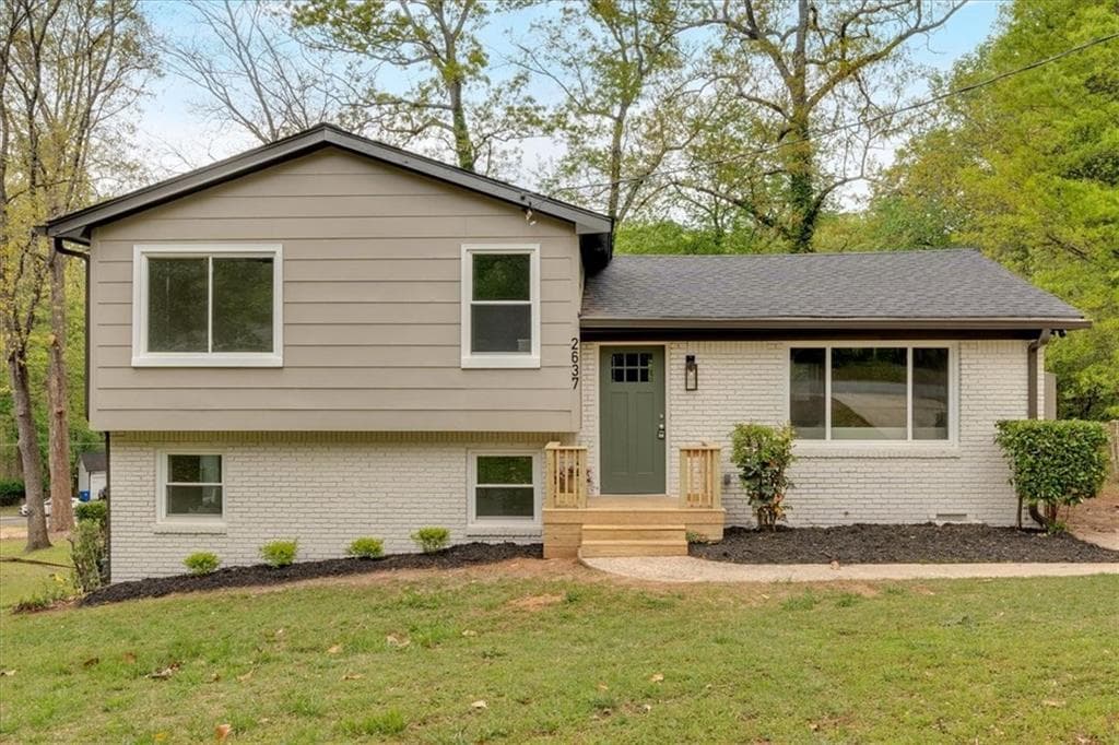 3 bedroom, 3 bathroom single family residence sold at 2637 Crestdale Circle, Atlanta, GA 30316