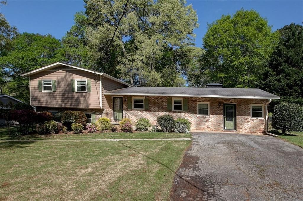 5 bedroom, 3 bathroom single family residence sold at 1336 SHIRLEY Drive, Sugar Hill, GA 30518