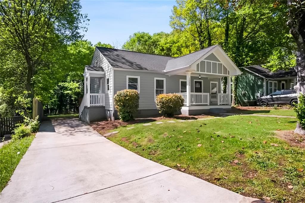 3 bedroom, 2 bathroom, 1,640 sq ft single family residence sold at 1084 Regent Street, Atlanta, GA 30310