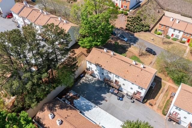 3 bedroom, 4 bathroom, 1,240 sq ft townhouse sold at 200 High Creek Drive, Roswell, GA 30076