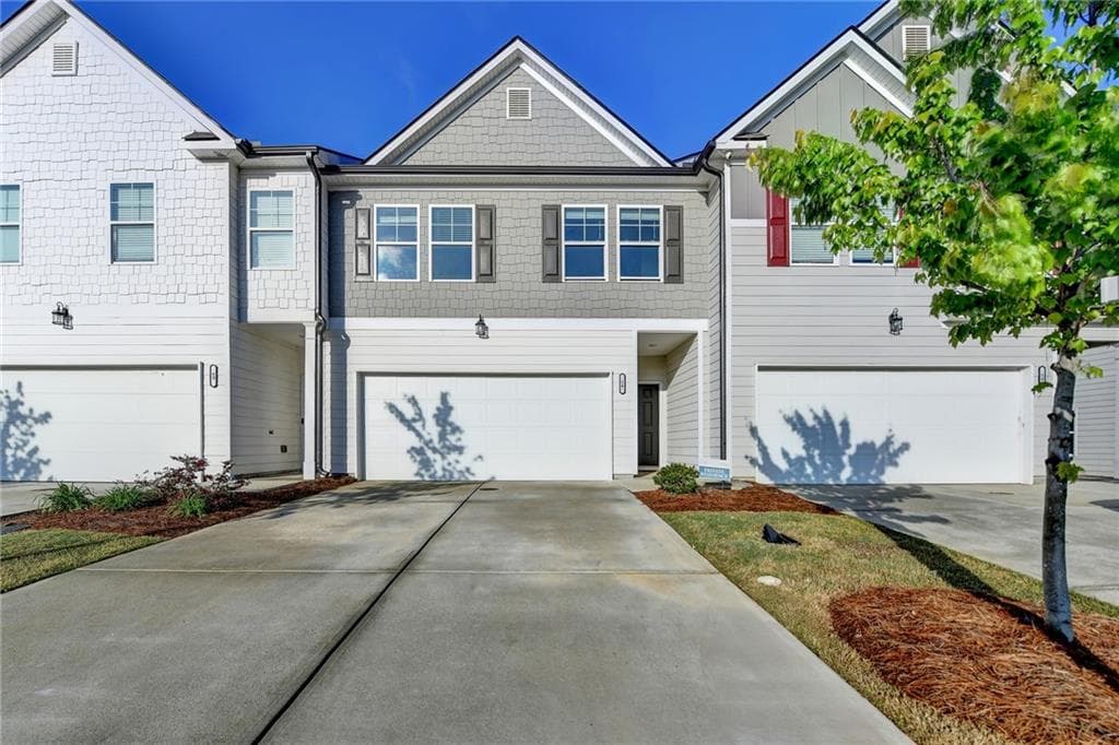 3 bedroom, 3 bathroom townhouse sold at 54 Huntley Trace, Hoschton, GA 30548
