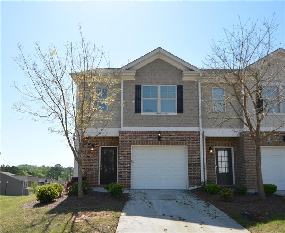 3 bedroom, 3 bathroom townhouse sold at 5829 Taka Lane, Lithonia, GA 30038