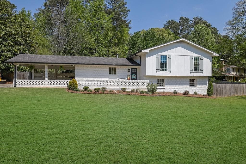 4 bedroom, 3 bathroom single family residence sold at 3935 Manor House Drive, Marietta, GA 30062