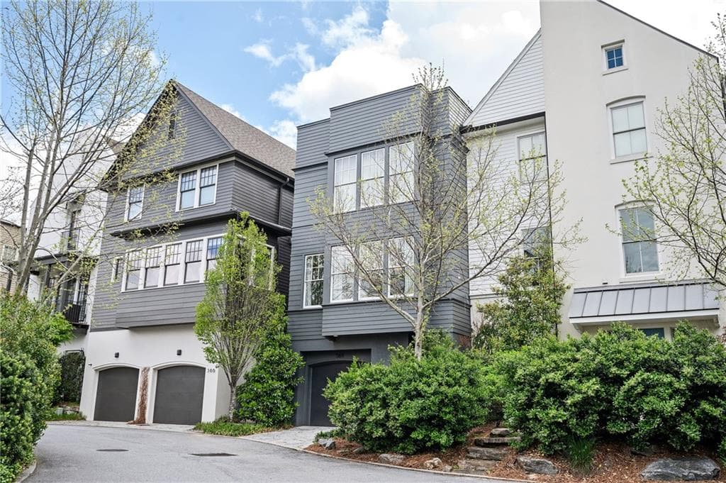 3 bedroom, 4 bathroom townhouse sold at 588 Bismark Road, Atlanta, GA 30324