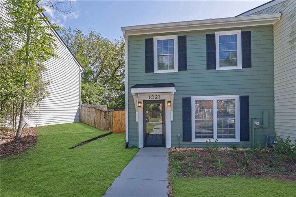 2 bedroom, 3 bathroom townhouse sold at 1021 Windy Oaks Court, Smyrna, GA 30080