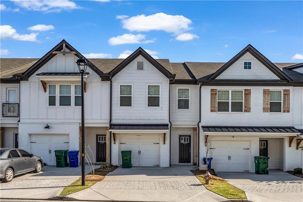 3 bedroom, 3 bathroom townhouse sold at 4142 Spring Valley Circle 65, Tucker, GA 30084