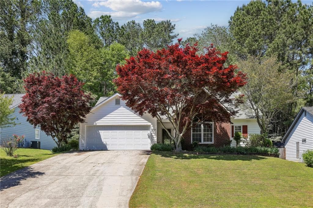 3 bedroom, 2 bathroom single family residence sold at 4805 Diggers Way, Sugar Hill, GA 30518