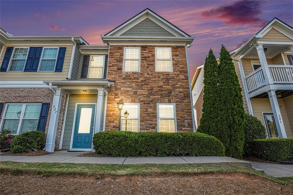 3 bedroom, 3 bathroom townhouse sold at 527 PRINGLE Drive, Suwanee, GA 30024