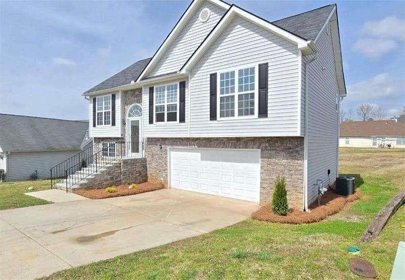 5 bedroom, 3 bathroom single family residence sold at 6776 Gina Agha Circle, Lithonia, GA 30038