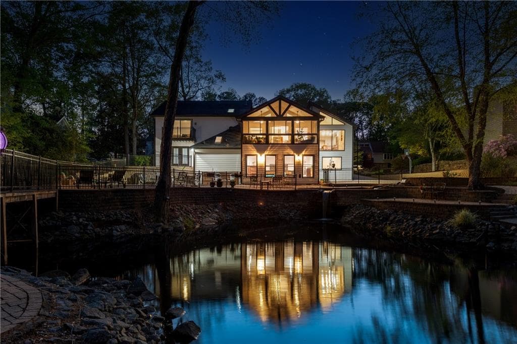 5 bedroom, 4 bathroom single family residence sold at 2750 Interlaken Drive, Marietta, GA 30062