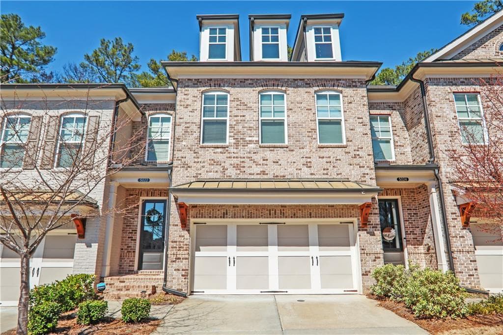 3 bedroom, 3 bathroom townhouse sold at 5022 Towneship Creek Road, Roswell, GA 30075