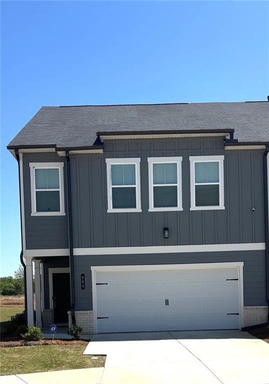 3 bedroom, 3 bathroom townhouse sold at 860 Point Place Drive, Loganville, GA 30052