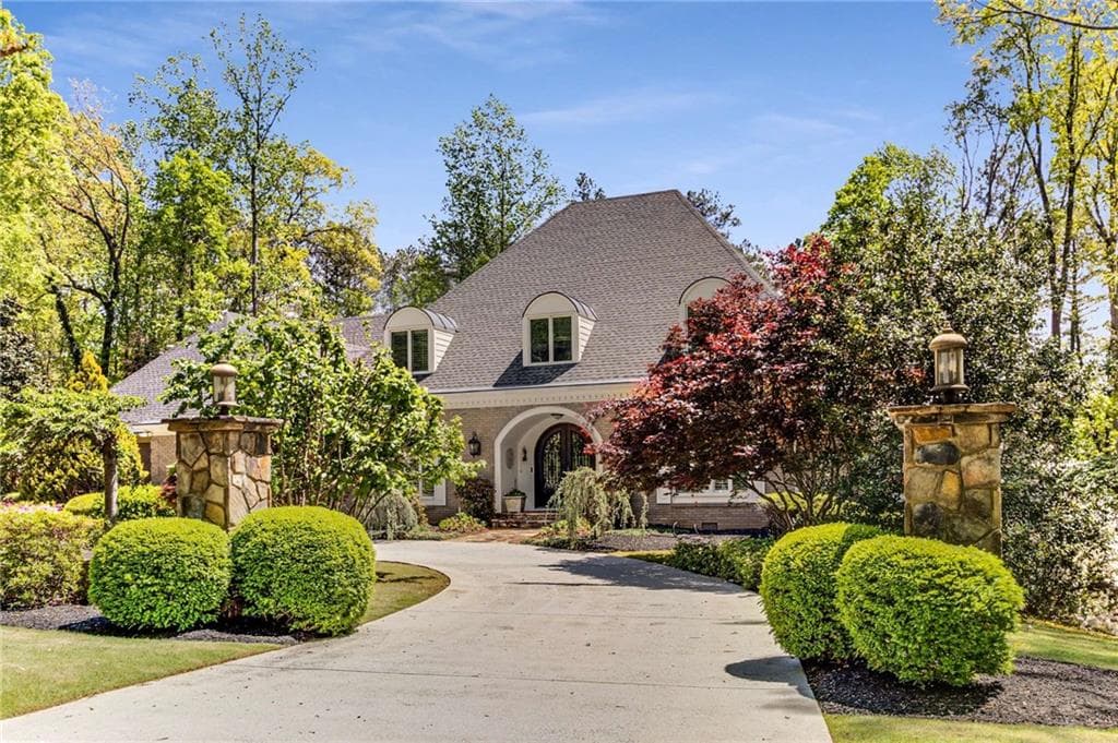 6 bedroom, 6 bathroom single family residence sold at 5780 Heards Forest Drive, Atlanta, GA 30328