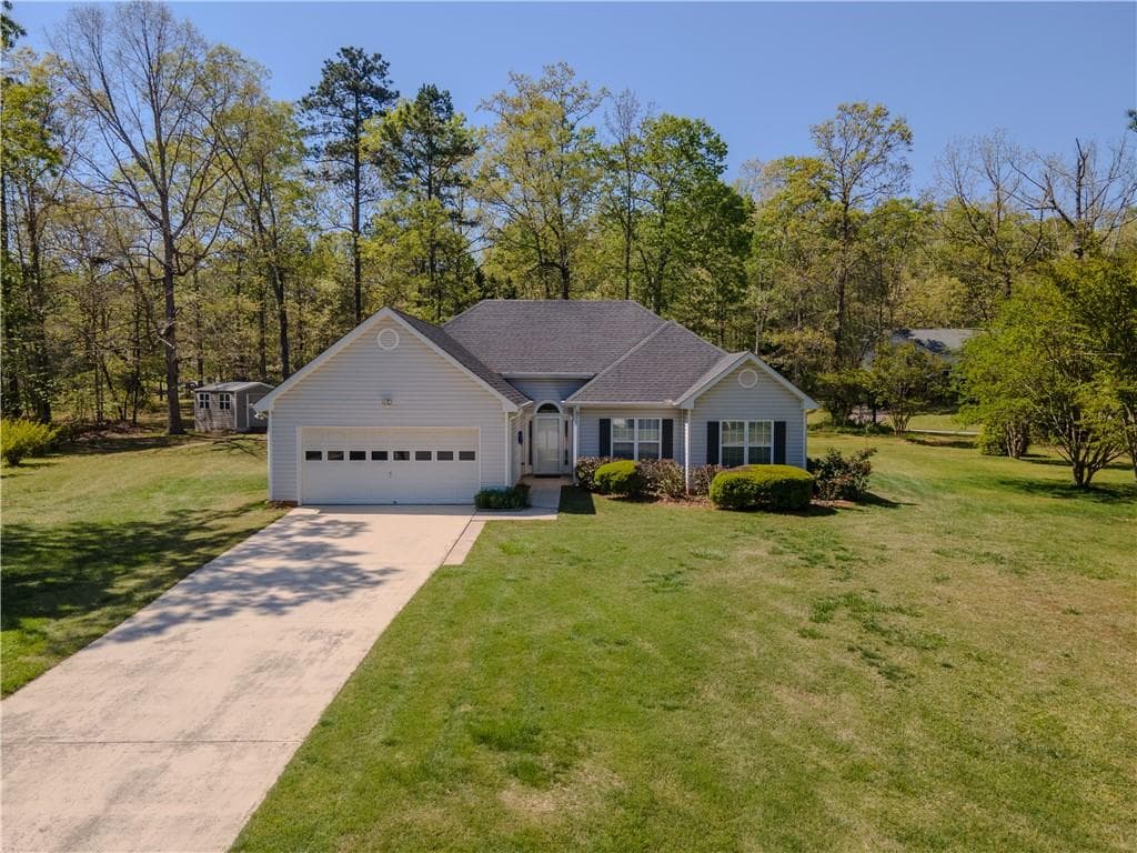 3 bedroom, 2 bathroom single family residence sold at 2260 Matthew Court, Monroe, GA 30655