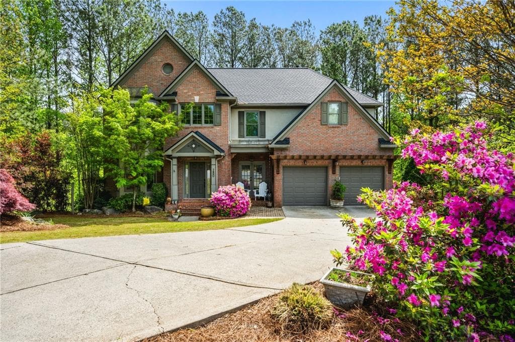 5 bedroom, 5 bathroom single family residence sold at 280 Leaf Court, Alpharetta, GA 30005