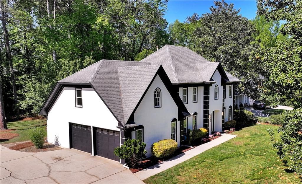 5 bedroom, 3 bathroom, 2,798 sq ft single family residence sold at 2648 Kenwood Drive, Duluth, GA 30096