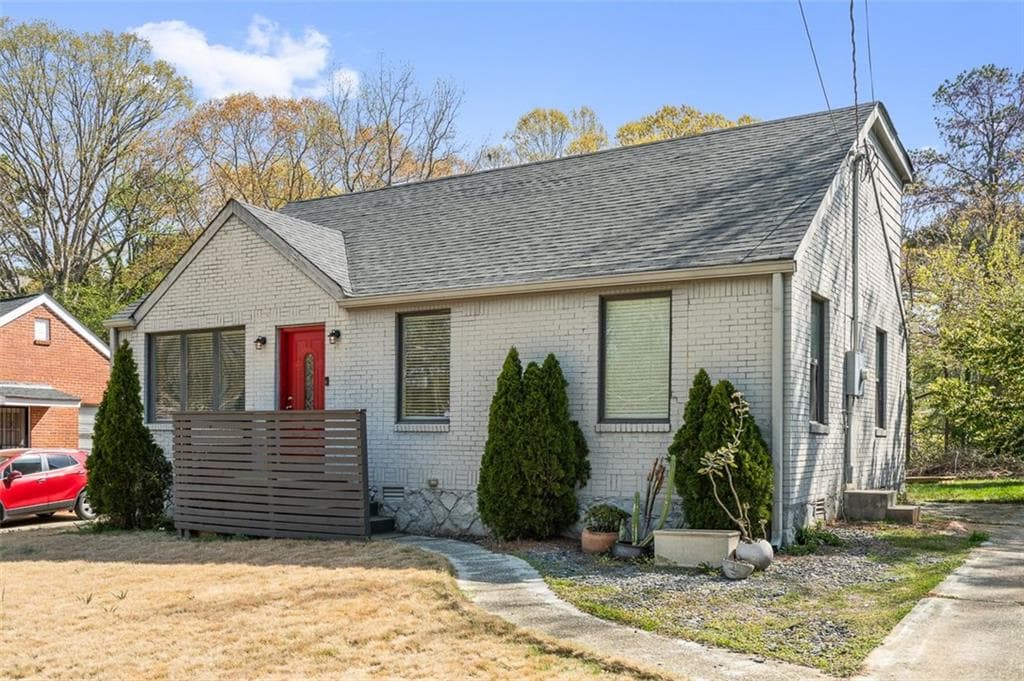 3 bedroom, 2 bathroom, 1,700 sq ft single family residence sold at 1952 Don Juan Lane, Decatur, GA 30032