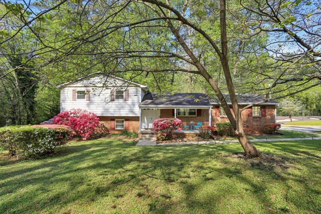 4 bedroom, 2 bathroom, 1,620 sq ft single family residence sold at 1649 Clairmont Way, Brookhaven, GA 30329