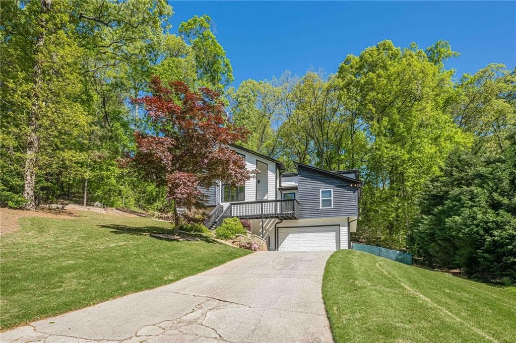 3 bedroom, 2 bathroom single family residence sold at 2033 Cliff Creek Court, Smyrna, GA 30080