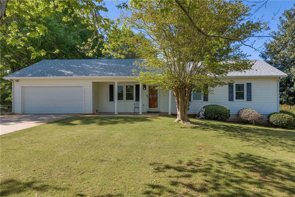3 bedroom, 2 bathroom single family residence sold at 6611 Quincy Drive, Flowery Branch, GA 30542