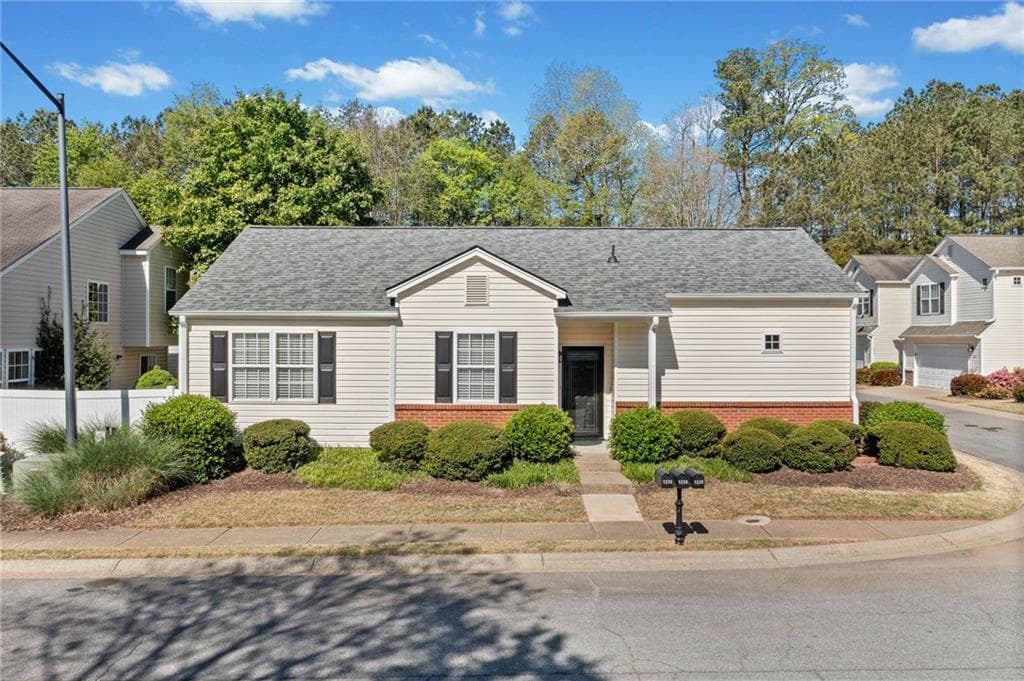 2 bedroom, 2 bathroom single family residence sold at 1228 W Oaks Way, Woodstock, GA 30188