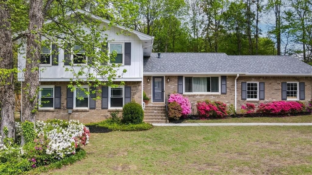 4 bedroom, 3 bathroom single family residence sold at 4841 Village North Court, Atlanta, GA 30338